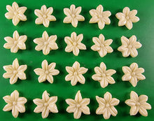20 x Edible 3D 20mm flower flowers icing toppers, cake cupcakes decorations T034