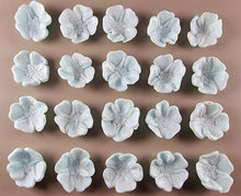 20 x Edible 3D 25mm Buttercup flowers icing toppers, cake cupcakes decorations T045