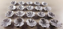 20 x Edible 3D 25mm Buttercup flowers icing toppers, cake cupcakes decorations T045