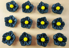 12 x Edible 3D 20mm flowers icing toppers, cake cupcakes decorations T105