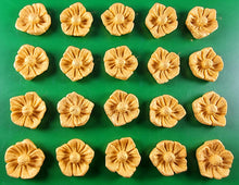 20 x Edible 3D 20mm flower flowers icing toppers, cake cupcakes decorations T032