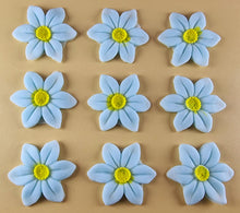 9 x Edible 3D 40mm Wild daffodil Flowers icing toppers, cake cupcakes T121