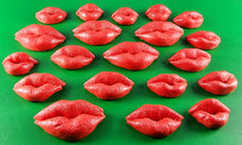 20 x Edible 3D 25mm Mixed Size Lips icing toppers, cake cupcakes decorations T050