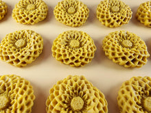 15 x Edible 3D Large Dahlia flowers, icing toppers, cake cupcakes decorations T078