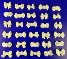 30 x Edible 3D small bows bow icing toppers, cake cupcakes decorations T012