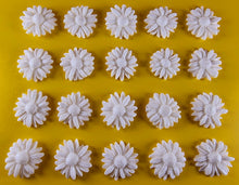 20 x Edible 3D 20mm daisies daisy flowers icing toppers, cake cupcakes decorations T016