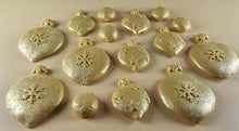15 x Edible 3D 50mm Christmas Baubles, icing toppers, cake cupcakes decorations T091
