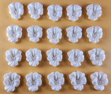 20 x Edible 3D 20mm flower flowers icing toppers, cake cupcakes decorations T027