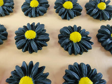 12 x Edible 3D 20mm Daisies Daisy flowers icing toppers, cake cupcakes T115