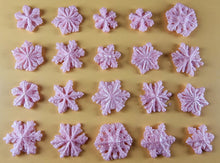 20 x Edible 3D 20mm Small Snowflakes icing toppers, cake cupcakes decorations T062