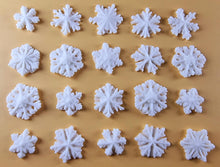 20 x Edible 3D 20mm Small Snowflakes icing toppers, cake cupcakes decorations T062