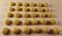 30 x Edible 3D 11mm Dahlia Flowers, icing toppers, cake cupcakes decorations T065