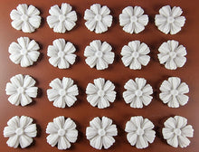 20 x Edible 3D 25mm daisies daisy flowers icing toppers, cake cupcakes decorations T014