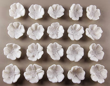 20 x Edible 3D 25mm Buttercup flowers icing toppers, cake cupcakes decorations T045