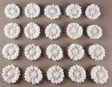 20 x Edible 3D 20mm flower flowers icing toppers, cake cupcakes decorations T020
