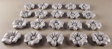 20 x Edible 3D 20mm flower flowers icing toppers, cake cupcakes decorations T019