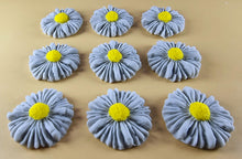 12 x Edible 3D 35mm Daisies Daisy flowers icing toppers, cake cupcakes T118