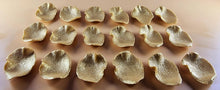 18 x Edible 3D 36mm Rose Petals icing toppers, cake cupcakes decorations T044