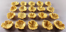 20 x Edible 3D 25mm Buttercup flowers icing toppers, cake cupcakes decorations T045
