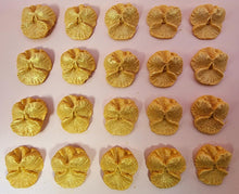 20 x Edible 3D 30mm violets violet flowers icing toppers, cake cupcakes decorations T003