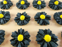 12 x Edible 3D 15mm Daisies Daisy flowers icing toppers, cake cupcakes T114