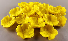 20 x Edible 3D 25mm Buttercup flowers icing toppers, cake cupcakes decorations T045
