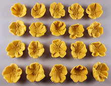 20 x Edible 3D 25mm Buttercup flowers icing toppers, cake cupcakes decorations T045