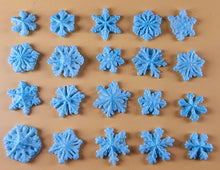 20 x Edible 3D 20mm Small Snowflakes icing toppers, cake cupcakes decorations T062