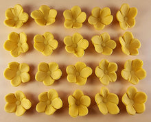 20 x Edible 3D 25mm Cherry Blossoms Flowers, icing toppers, cake cupcakes decorations T069