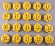 20 x Edible 3D 20mm flower flowers icing toppers, cake cupcakes decorations T028