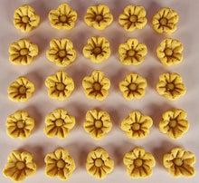30 x Edible 3D 17mm flower flowers icing toppers, cake cupcakes decorations T006