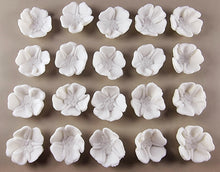 20 x Edible 3D 25mm Buttercup flowers icing toppers, cake cupcakes decorations T045