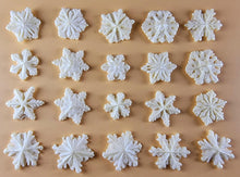 20 x Edible 3D 20mm Small Snowflakes icing toppers, cake cupcakes decorations T062