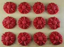 12 x Edible 3D 35mm Daisies, Daisy Flowers, icing toppers, cake cupcakes decorations T081