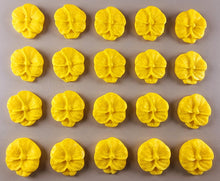 20 x Edible 3D 20mm flower flowers icing toppers, cake cupcakes decorations T028