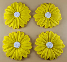 4 x Edible 3D 70mm Large Daisy Flowers icing toppers, cake cupcakes T122