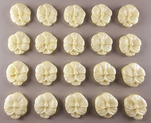 20 x Edible 3D 20mm flower flowers icing toppers, cake cupcakes decorations T028