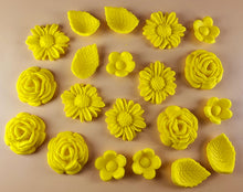 20 Piece Edible 3D Bouquet Flower set, icing toppers, cake cupcakes decorations T070