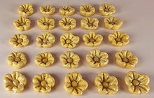 30 x Edible 3D 17mm flower flowers icing toppers, cake cupcakes decorations T006