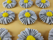 12 x Edible 3D 35mm Daisies Daisy flowers icing toppers, cake cupcakes T118
