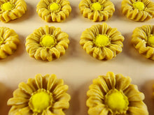 12 x Edible 3D 22mm flowers icing toppers, cake cupcakes decorations T104