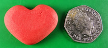 9 x Edible 3D 40mm Hearts icing toppers, cake cupcakes decorations T060