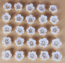30 x Edible 3D 17mm flower flowers icing toppers, cake cupcakes decorations T006