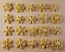 20 x Edible 3D 20mm Small Snowflakes icing toppers, cake cupcakes decorations T062
