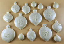 15 x Edible 3D 50mm Christmas Baubles, icing toppers, cake cupcakes decorations T091