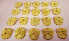 20 x Edible 3D 30mm violets violet flowers icing toppers, cake cupcakes decorations T003