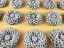 15 x Edible 3D Large Dahlia flowers, icing toppers, cake cupcakes decorations T078