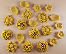20 Piece Edible 3D Bouquet Flower set, icing toppers, cake cupcakes decorations T070