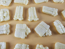 20 x Edible 3D 20mm Birthday, Chirstmas Presents, icing toppers, cake cupcakes decorations T087