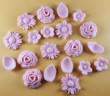 20 Piece Edible 3D Bouquet Flower set, icing toppers, cake cupcakes decorations T070